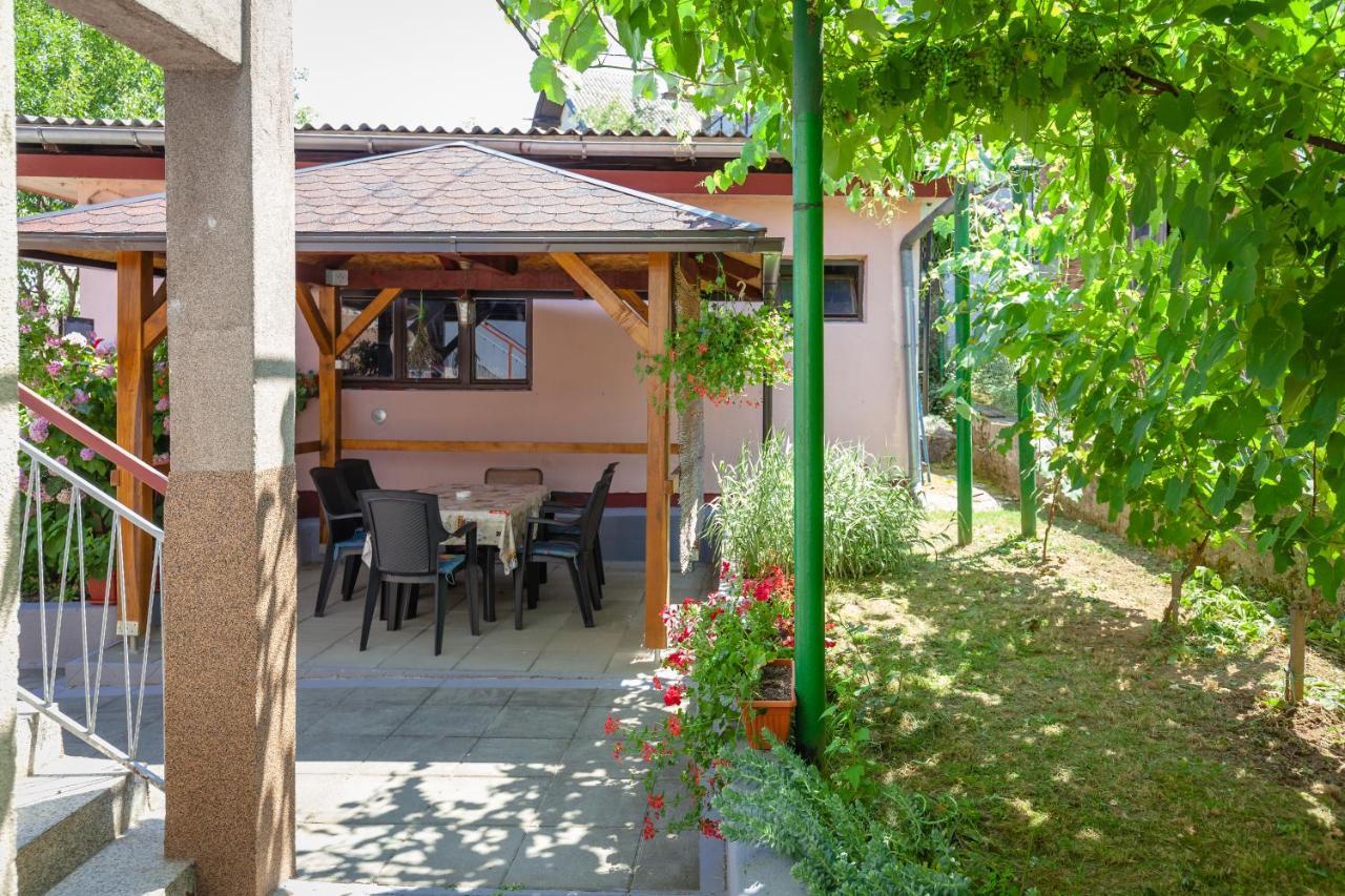 Apartment Zalac สลูน ภายนอก รูปภาพ