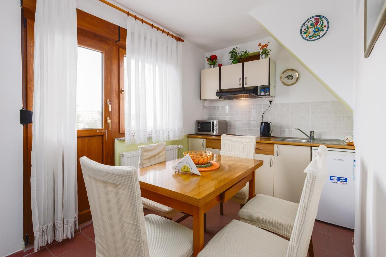 Apartment Zalac สลูน ภายนอก รูปภาพ
